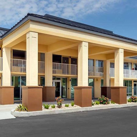 Quality Inn Saint Petersburg North-Tampa Bay Eksteriør billede
